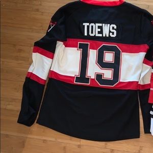 Toews hockey jersey